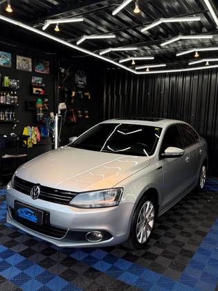 VOLKSWAGEN JETTA 2.0 COMFORTLINE FLEX 4P TIPTRONIC